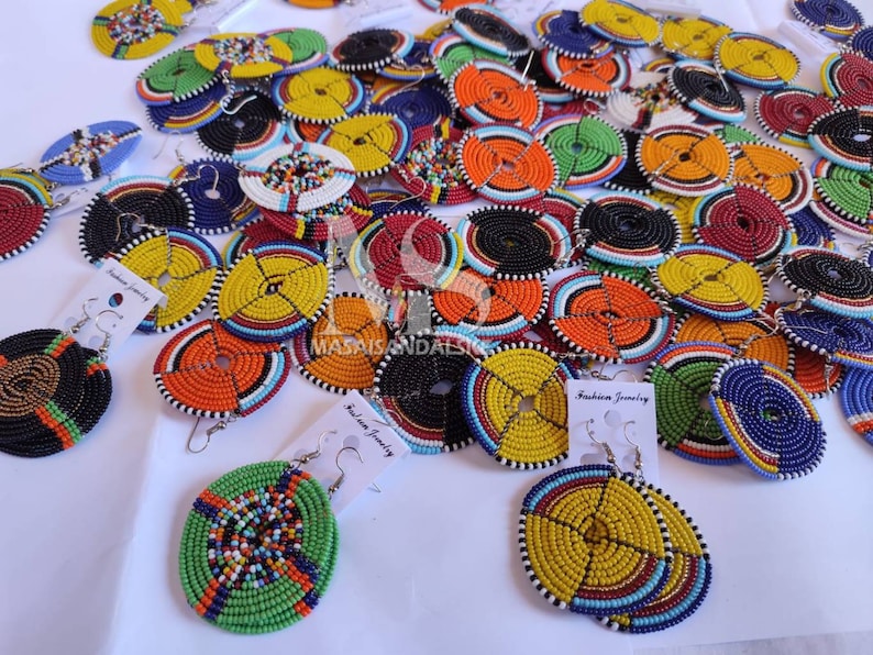 50 grossistörhängen med pärlor från Maasai, afrikanska tribalsmycken bild 3