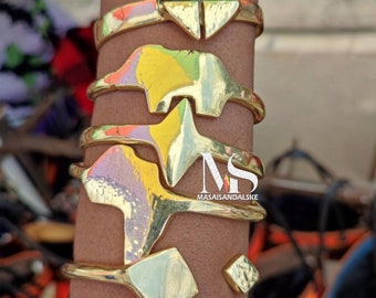 Lot de 6 bracelets africains en laiton : bijoux unisexes en cauris