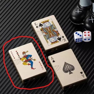 Joker Feuerzeug - Metall Stahl Weiß nachfüllbar Feuerzeug - Geschenk für Joker Fans