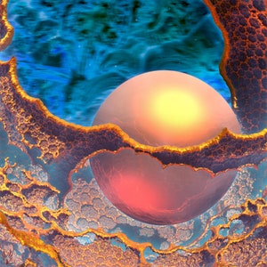 Op de afbeelding: Een digitale afbeelding van een gloeiende, oranje en rode bol omgeven door een grillige, gouden en bruine, honingraatstructuur. De bol lijkt te zweven in een blauwe en witte nevel.