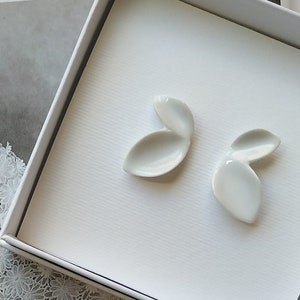 Minimal White Petals Earrings — Lightweight earrings — Bridal accessories — Bride earrings — Wedding Jewelry — Handmade Porcelain