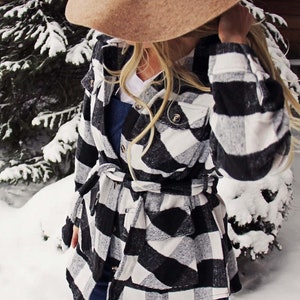 New Cozy Buffalo Plaid Flannel Belted Coat Jacket Vintage 70&#39;s Inspired Shirt Top Jacket ~ Women&#39;s Small Medium Large