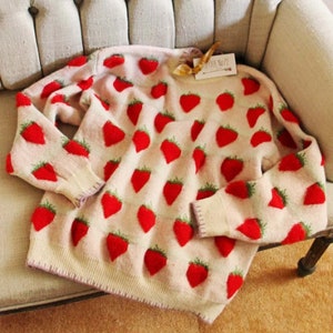 Haut pull-over en tricot rétro ultra-doux et douillet en tricot Hygge fraise - Petit à grand pour femmes