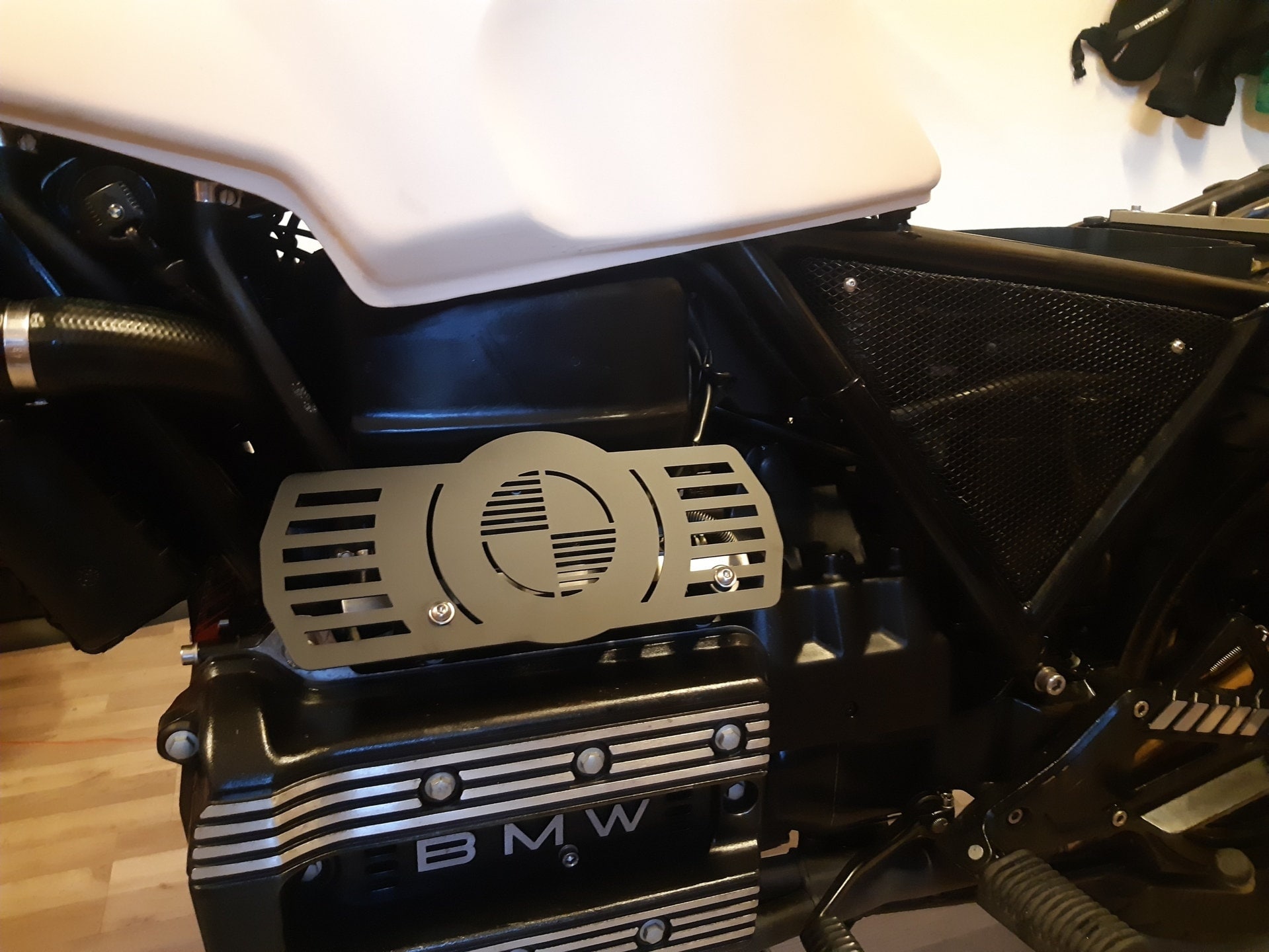 BMW K75 fiancatine in alluminio verniciato nero opaco