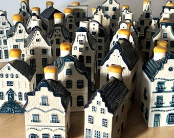 KLM houses 1-30 - BOLS - 1990&#39;s - 2000&#39;s, Netherlands - Blue Delft&#39;s - Ceramics - Holland - Bols - Amsterdam, Gouda - Dutch souvenir