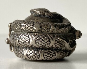 Tiny make up box - India - Snake - Late 19th to early 20th century