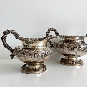 Jonathan Hayne, Londen Zilveren (.925) suikerpot met roomkan, roomstel - Antiek, 19e eeuw, r = 1832, Engeland - Engels zilver - Servies
