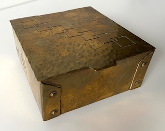 Art Deco to early Bauhaus - Brass tobacco box - Germany