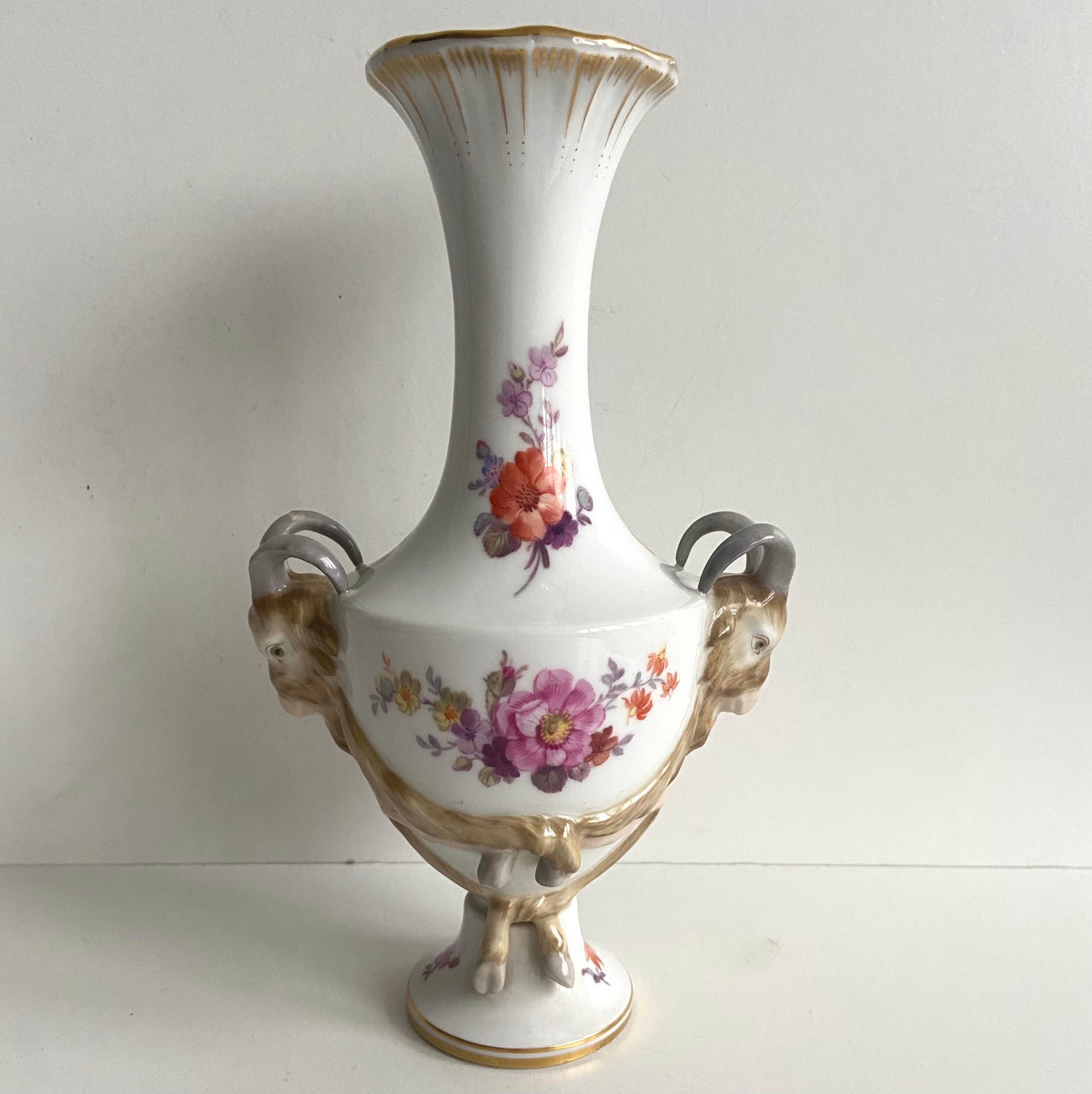KPMベルリン - 花瓶 - 雄羊の頭 - マーク入り - ドイツ製磁器 - Etsy 日本