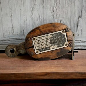 Ship pulley - Early 20th century - Nautical object - rope or whip block