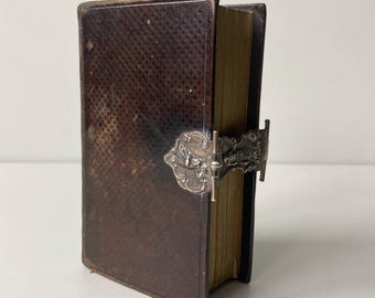 Antique bible - 19th century - Silver lock - Leather - Dated - Hallmarks - Dutch language - Old books