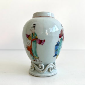 Chinese porcelain Tea caddy Yongzheng dynastie Figures Qing 18th century Kangxi Qianlong Teaware Fam. Rose image 3