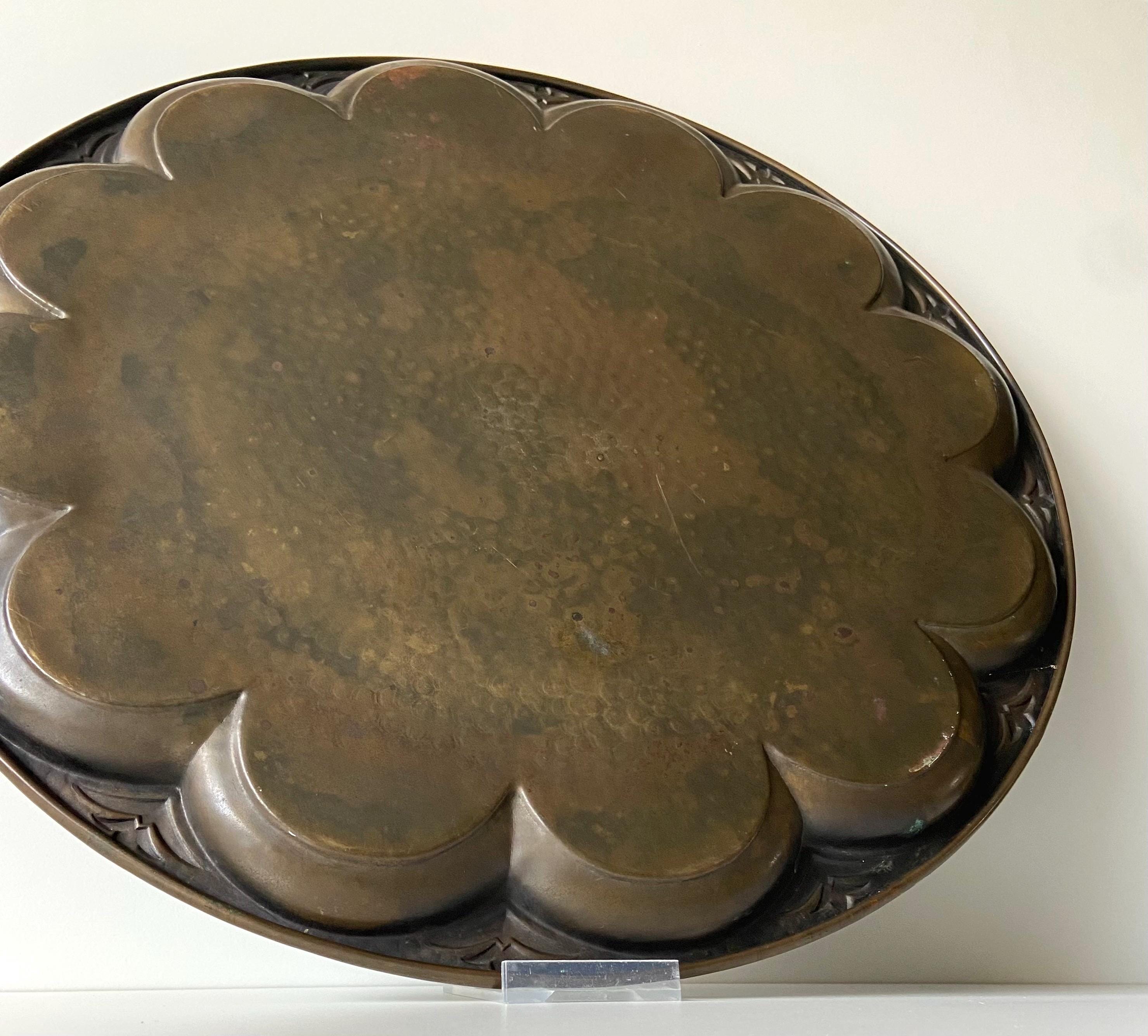特大アールデコ真鍮トレイ - 20世紀初頭 - 直径：47cm - Etsy 日本