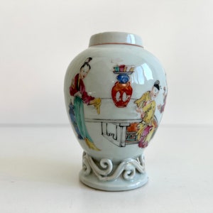 Chinese porcelain Tea caddy Yongzheng dynastie Figures Qing 18th century Kangxi Qianlong Teaware Fam. Rose image 5