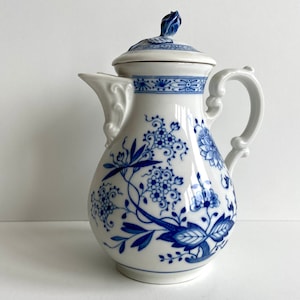 Cafetera Hutschenreuther vintage con el patrón Zwiebelmuster o Blue Onion - Alemania, 1939-1965 - vajilla alemana, vajilla