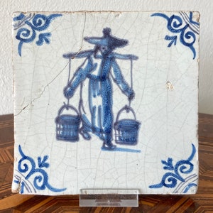 Antique Delft tile - 17th century - Women with yoke and buckets - Wall - Kitchen - Fireplace - Women with buckets