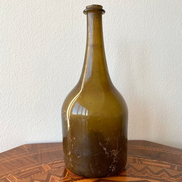 18th century wine bottle - Antique glass - Archeological artefact - Dutch - Canal find