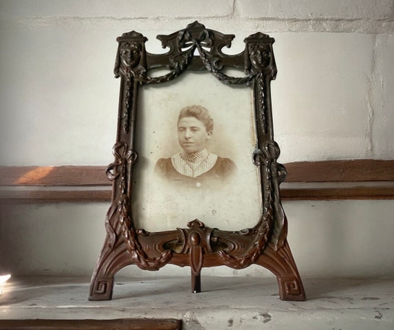【Photo frame】France antique 1990s French Baroque Scroll Metal Picture Frame in Gold
