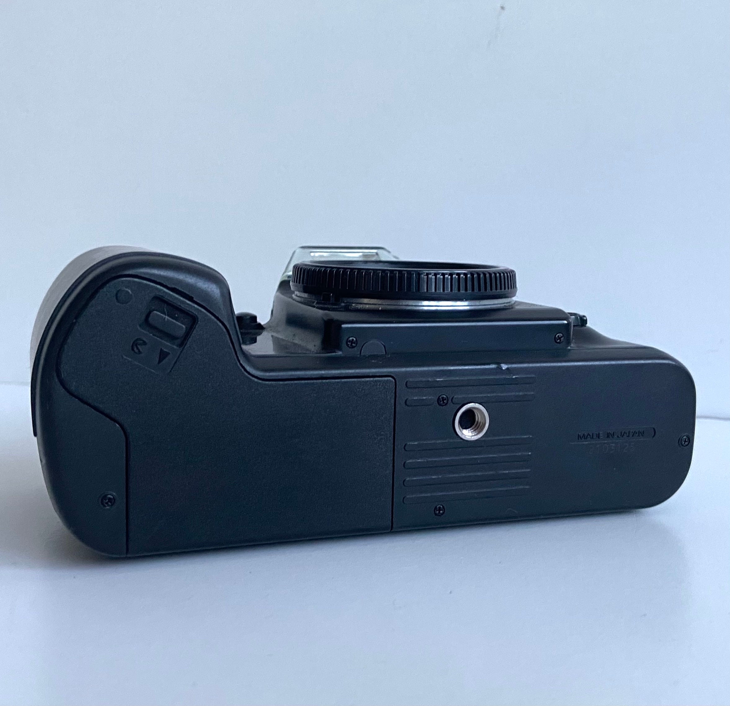フィルムカメラ Nikon F-401X Nikon F-401X・F-401Xクォーツデート 詳細仕様 （By キンタロウ）