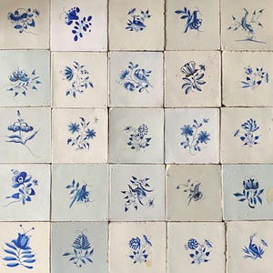 25 x Antique Delft tiles - Blue and white - Flower - Birds - Insects - Delftware - Wall - Kitchen - Fireplace