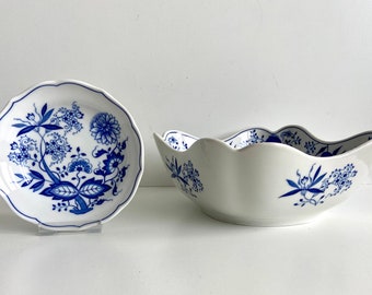 Hutschenreuther Germany bowls, serving dish - Replacement pieces - Bavaria, 20th century - Zwiebelmuster, blue onion decor - Crockery