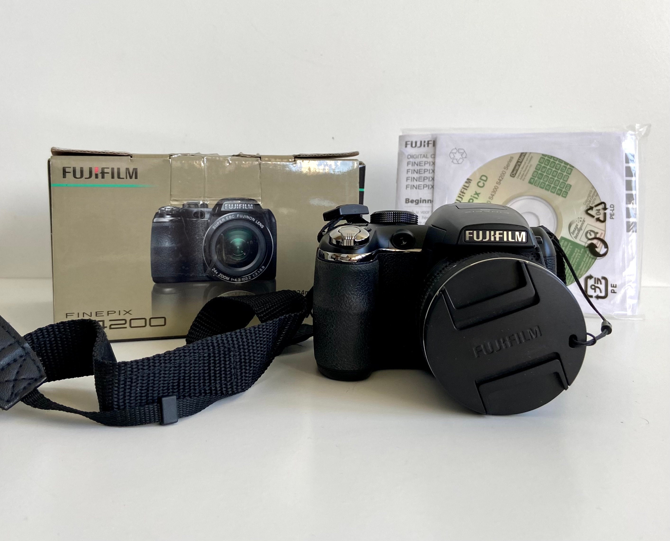 Fujifilm Finepix S4200 En boîte - Etsy France