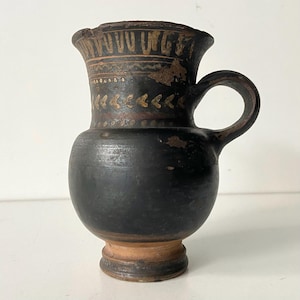 Terracotta Olpe - Old greek - Gnathisch ca 4th century b.c. - Decorated