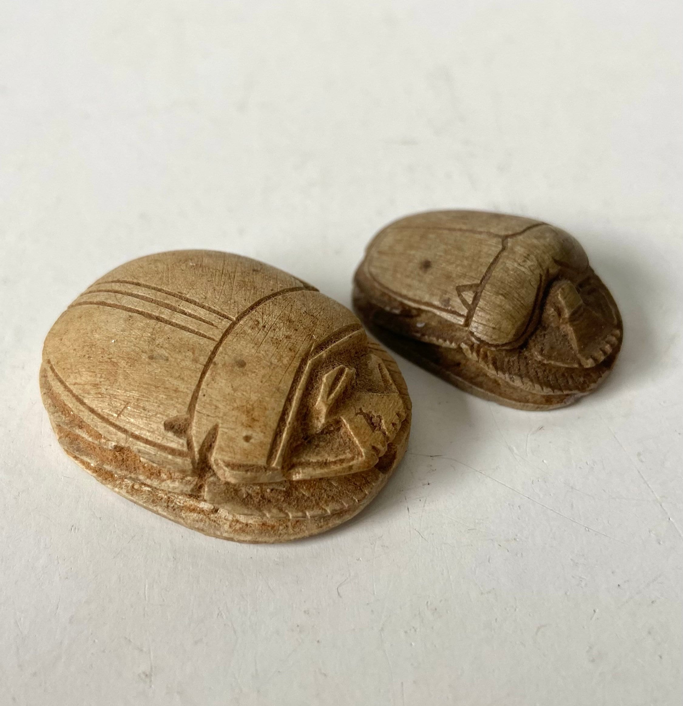 エジプトのスカラベ 2 匹 - スカラベ - 石の彫刻 - 虫 - Etsy 日本