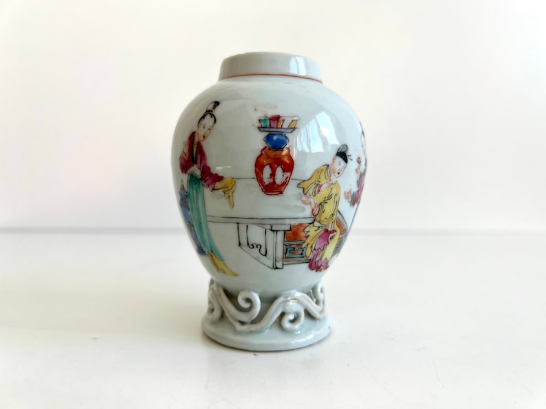 Chinese porcelain Tea caddy Yongzheng dynastie Figures Qing 18th century Kangxi Qianlong Teaware Fam. Rose image 1