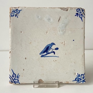 17th century Delft tile - Bird - Wall - Kitchen - Fireplace - Delftware - Blue and white - Tiling project - Ox head corners