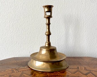 Antique candlestick - Medieval - 15th to early 16th century - Bronzen/brass - Dutch