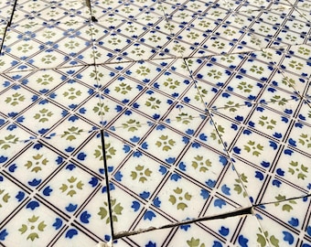 42x Antique Delft tiles - 19th century - Ornamental design - Pattern - Wall Decoration - Damaged