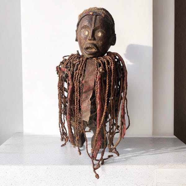 Nkisi sculpture - Nails - Wood - Congo - African art - 20th century