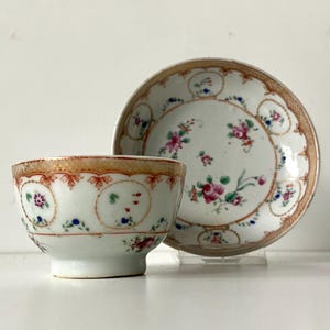 Chinese porcelain - Cup and saucer - Qianlong dyanstie - Export - Qing - 18th century - fam. Rose