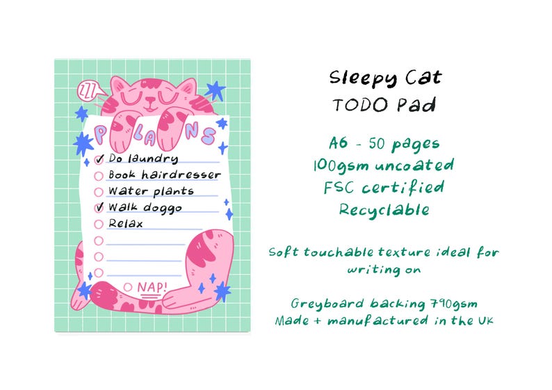 K&ouml;nnte beinhalten: Sleepy Cat Notizblock mit einer rosa Katzenillustration. Der Notizblock hat eine Checkliste mit Aufgaben wie W&auml;sche waschen und Gassi gehen. Der Block ist im A6-Format mit 50 Seiten.