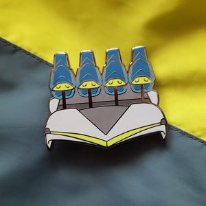 Fury 325 Carowinds, Roller Coaster Enamel Pin Badge, Rollercoaster Car, Theme Park Collection