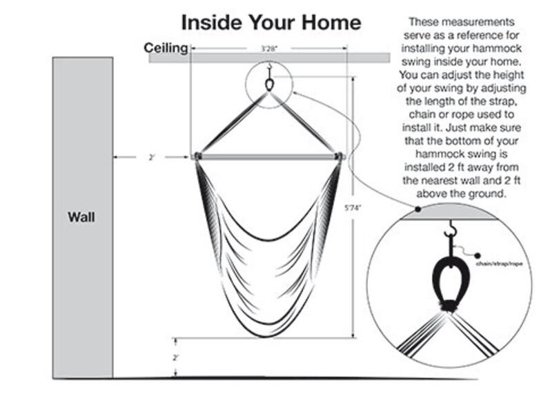 Puede incluir: Diagrama que muestra c&oacute;mo instalar una hamaca en el interior de una casa. El diagrama muestra una hamaca colgada del techo, con medidas para la distancia de la pared y el suelo. El texto dice "Inside Your Home" e incluye instrucciones para instalar la hamaca.