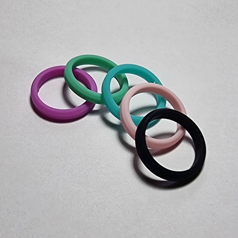 4 mm avfasad silikonvigselring | Silikonarmband för kvinnor | Ring för aktiv livsstil | Gym, resor och arbete | Vattentät bild 11