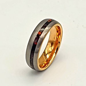 Schwarzer Opal Wolfram Ring: Vergoldeter Ehering