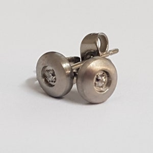 Titan Ohrstecker für empfindliche Ohren