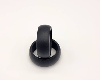 Silicone rubber wedding ring / band for men and women. 8mm