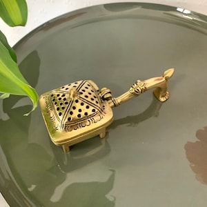 Brass Incense Burner Dhoop,Brass Diya,Brass puja Dhoopdani,Handmade Engraved Burner,Prayer Lamp,Home Fragrance,Diwali gift,Religious decor