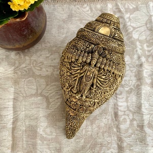 Brass Vishwaroopam Shanku wall hanging Sacred Emblem of Lord Vishnu Hindu Trumpet Conch Religious Decor Carved Vishnu Dashavtar Shankh