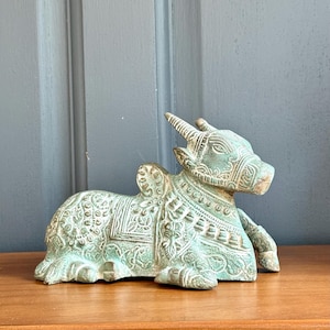 Brass Nandi Statue in Antique Green Finish Sacred Bull Figurine, Gatekeeper of Shiva and Parvati, Shiv Sevak Statue Home Temple Decor Gifts