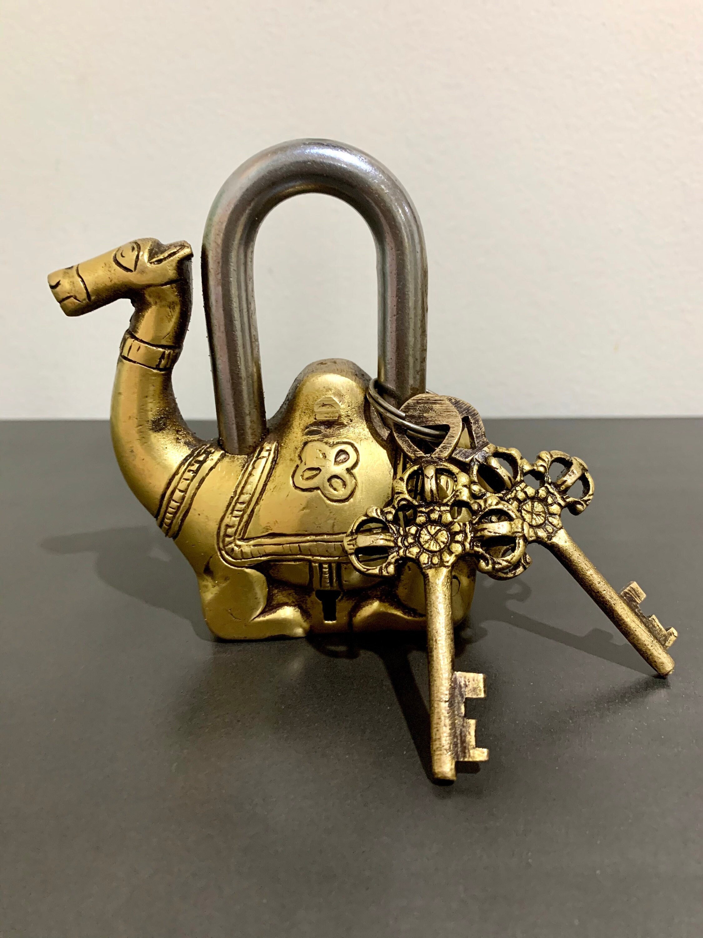 Brass Camel Antique Padlock With Two Functional Keys