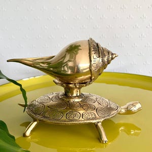 Concha sagrada de bronze em forma de tartaruga, símbolo do Senhor Vishnu, Shankha hindu, para Vastu e Feng Shui. Trombeta de guerra decorativa em bronze para decoração de casa.