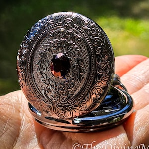 Seer’s Veil Black Scrying Mirror Pocket Watch – Gothic Witchcraft Divination Tool, Portable Wiccan Altar & Occult Meditation Mirror