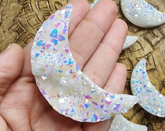 Angel Aura Druzy Crescent Moon – Iridescent Crystal Decor – Sparkling Celestial Stone – Unique Moon Gift – Home or Altar Display