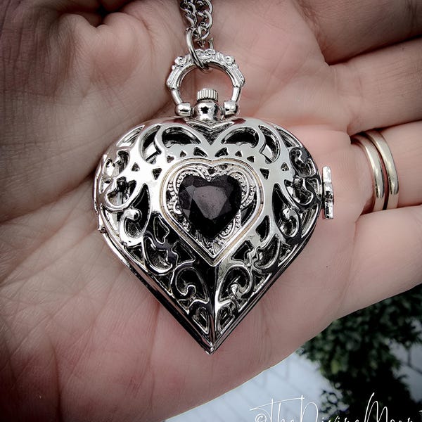 Seer’s Veil Heart Black Scrying Mirror Pocket Watch – Gothic Witchcraft Divination Tool, Portable Wiccan Altar & Occult Meditation Mirror