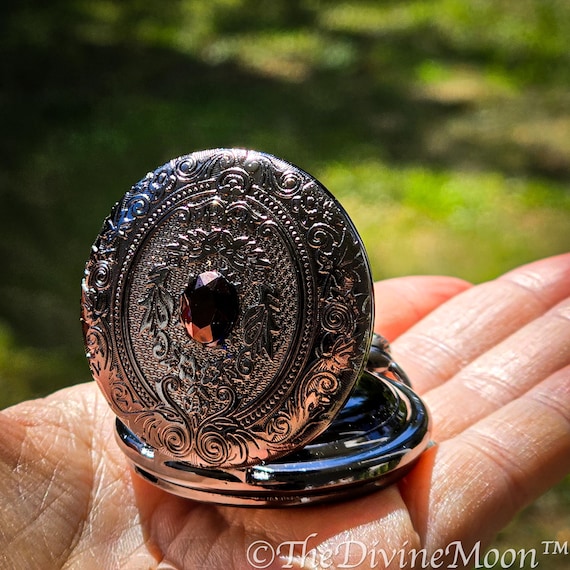 Seer’s Veil Black Scrying Mirror Pocket Watch – Gothic Witchcraft Divination Tool, Portable Wiccan Altar & Occult Meditation Mirror